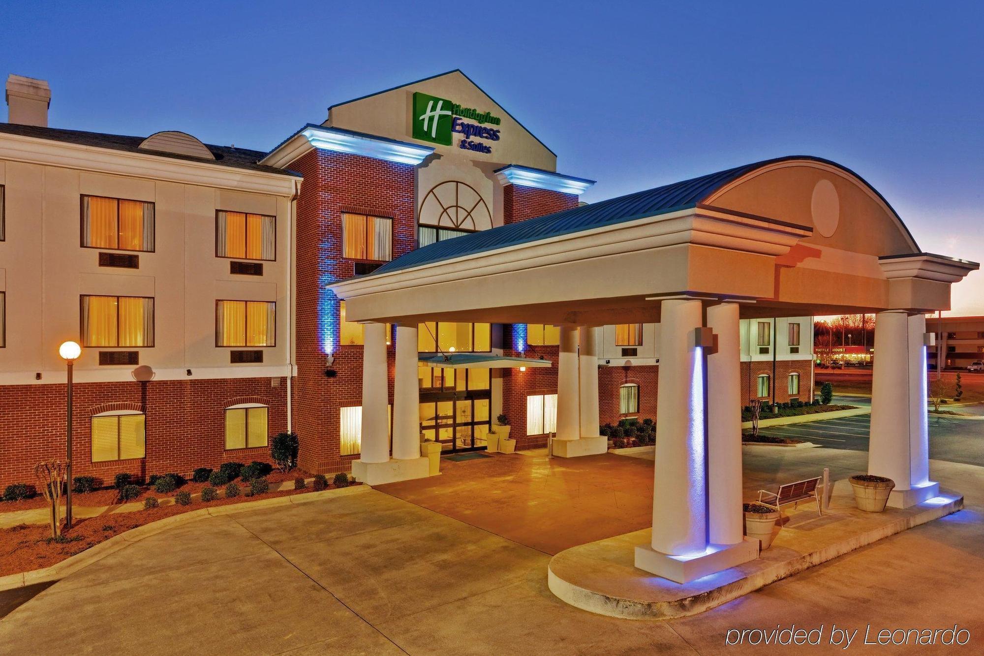 La Quinta Inn & Suites By Wyndham Meridian Exterior photo